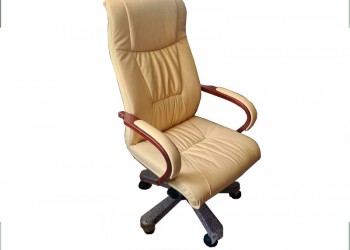 ДИАЛ Кресло руководителя Корсика бежевое